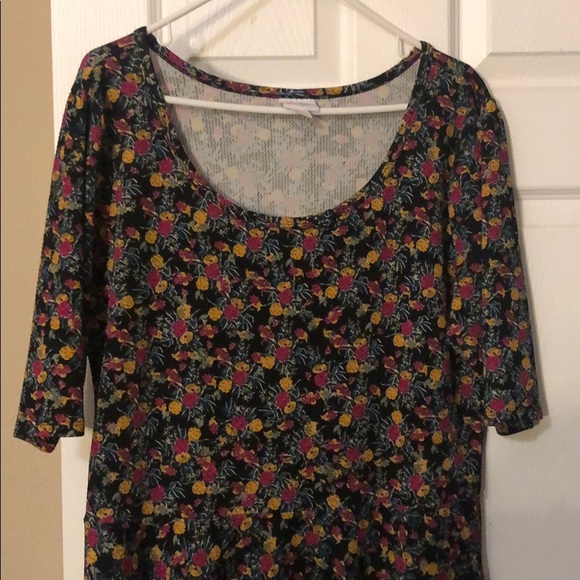 LulaRoe Nicole - Picture 1 of 4